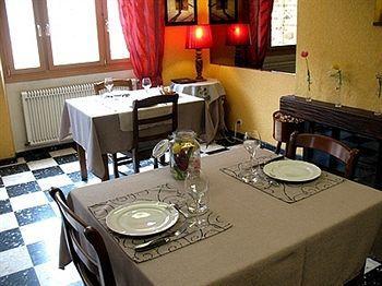 Hotel Le Relais Du Coustoubi Campouriez 外观 照片