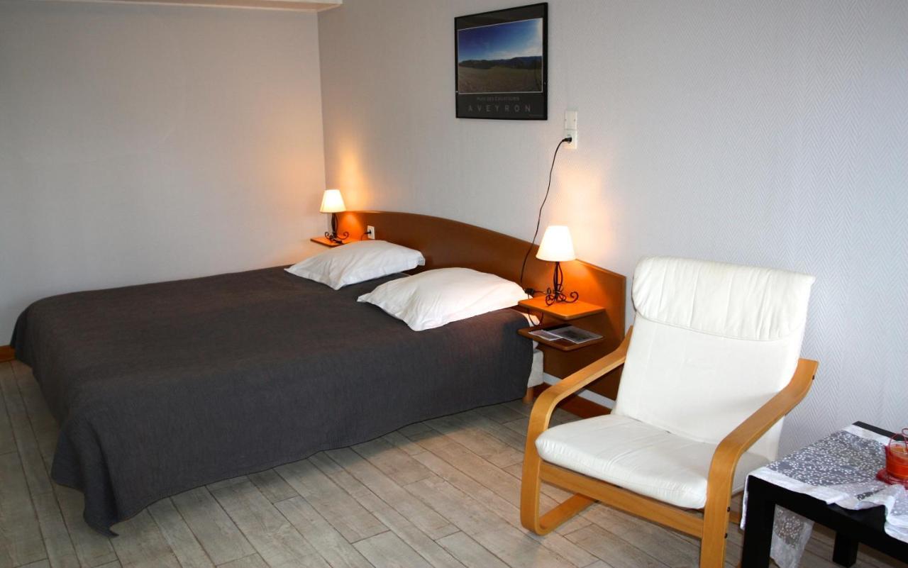 Hotel Le Relais Du Coustoubi Campouriez 外观 照片